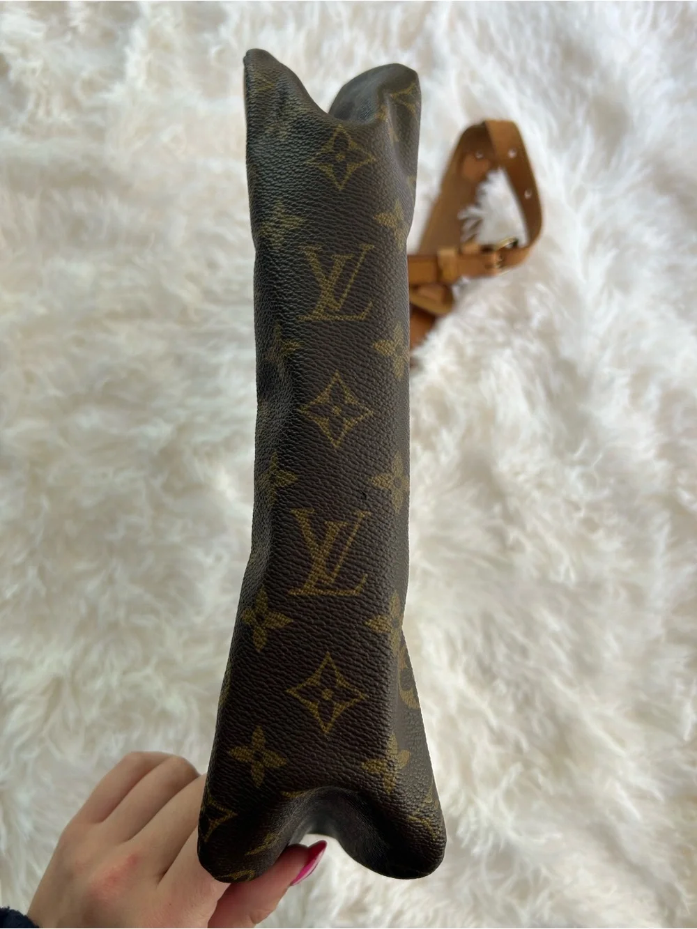 Louis Vuitton Boulogne 35 Monogram Shoulder Bag